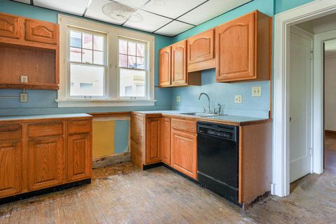 Tiny photo for 549 E North Broadway Street, Columbus, OH 43214 (MLS # 226025515)