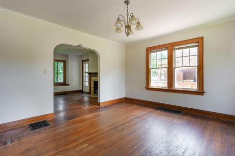 Tiny photo for 549 E North Broadway Street, Columbus, OH 43214 (MLS # 226025515)