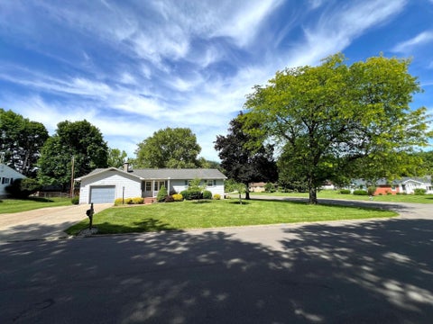 Tiny photo for 2008 Coldspring Drive, Lancaster, OH 43130 (MLS # 226019639)