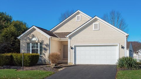 Photo of 1465 S Hunters Drive, Newark, OH 43055 (MLS # 224003298)
