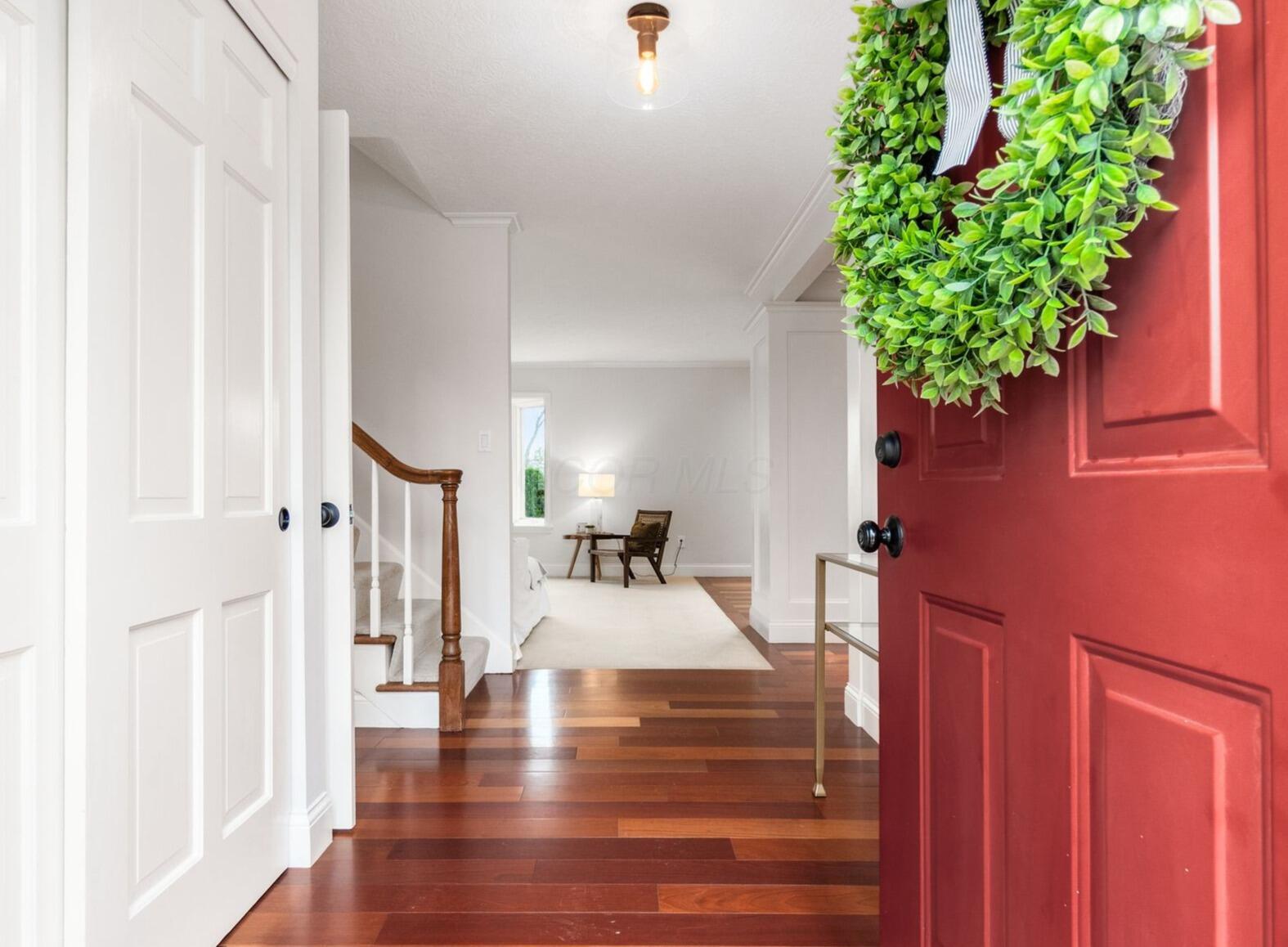 909 Clubview Boulevard N