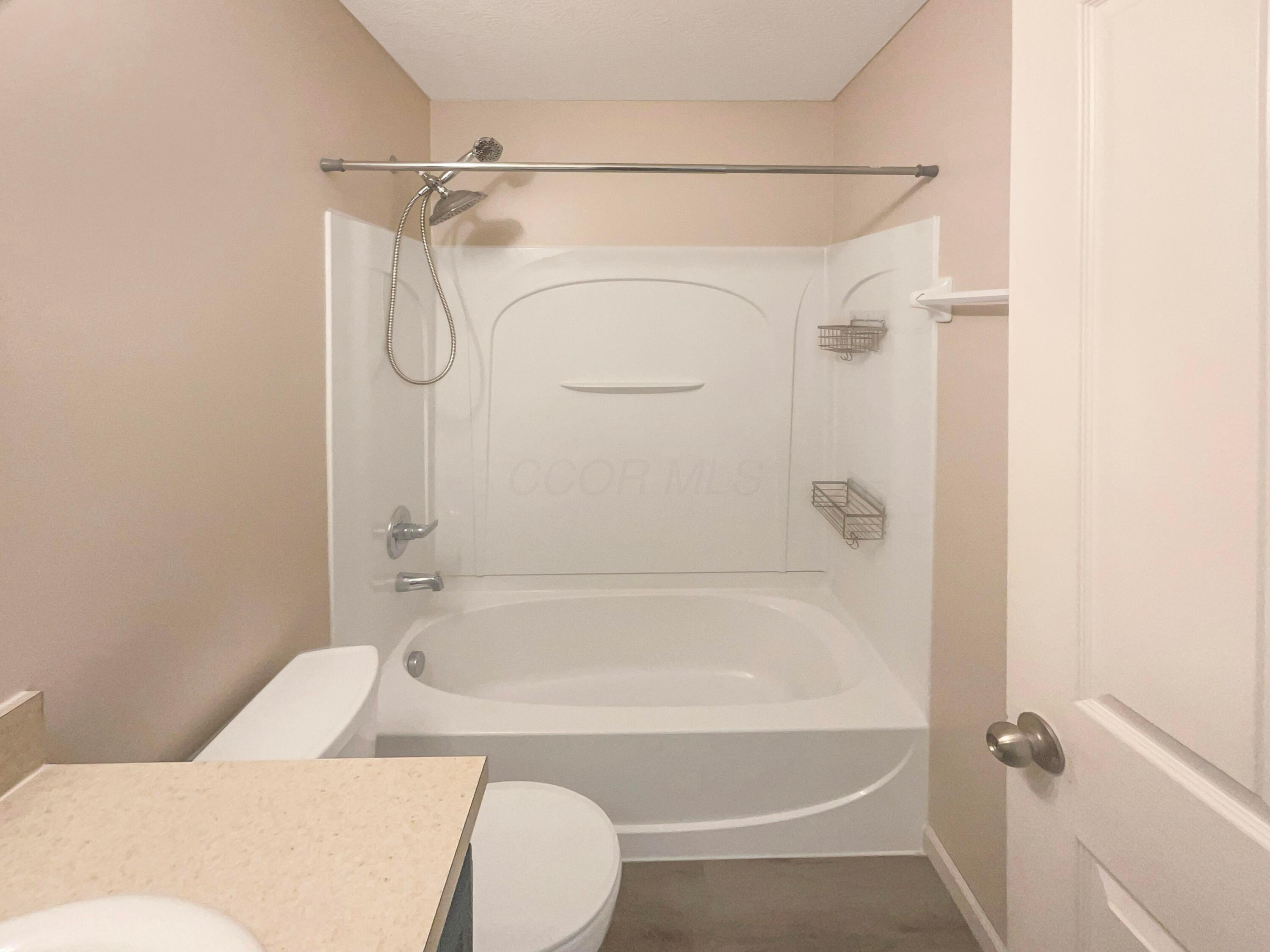 6481 Walnut Fork Drive, Westerville, Ohio image 15