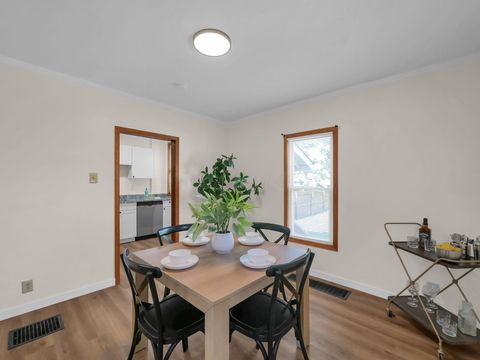 Tiny photo for 472 E Hinman Avenue, Columbus, OH 43207 (MLS # 225037381)