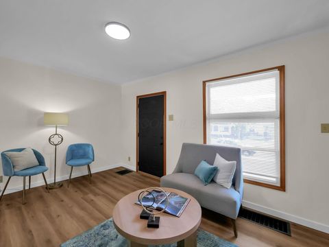 Tiny photo for 472 E Hinman Avenue, Columbus, OH 43207 (MLS # 225037381)