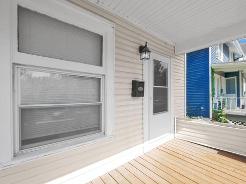 Tiny photo for 472 E Hinman Avenue, Columbus, OH 43207 (MLS # 225037381)