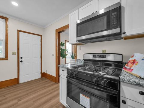Tiny photo for 472 E Hinman Avenue, Columbus, OH 43207 (MLS # 225037381)