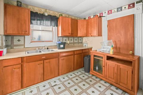 Tiny photo for 146 E 1st Street, Mansfield, OH 44902 (MLS # 226003004)