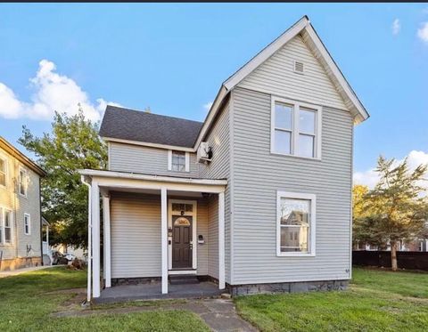 Photo of 387 E 17th Avenue, Columbus, OH 43201 (MLS # 226007130)