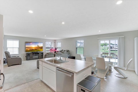 Condo For Sale - 8521 Erie Loop<br/> Canal Winchester, OH 43110