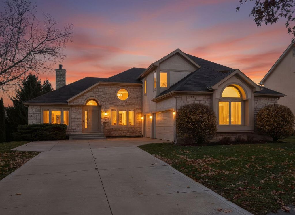 Photo of 6812 Killilea Court, Dublin, OH 43017 (MLS # 225043924)