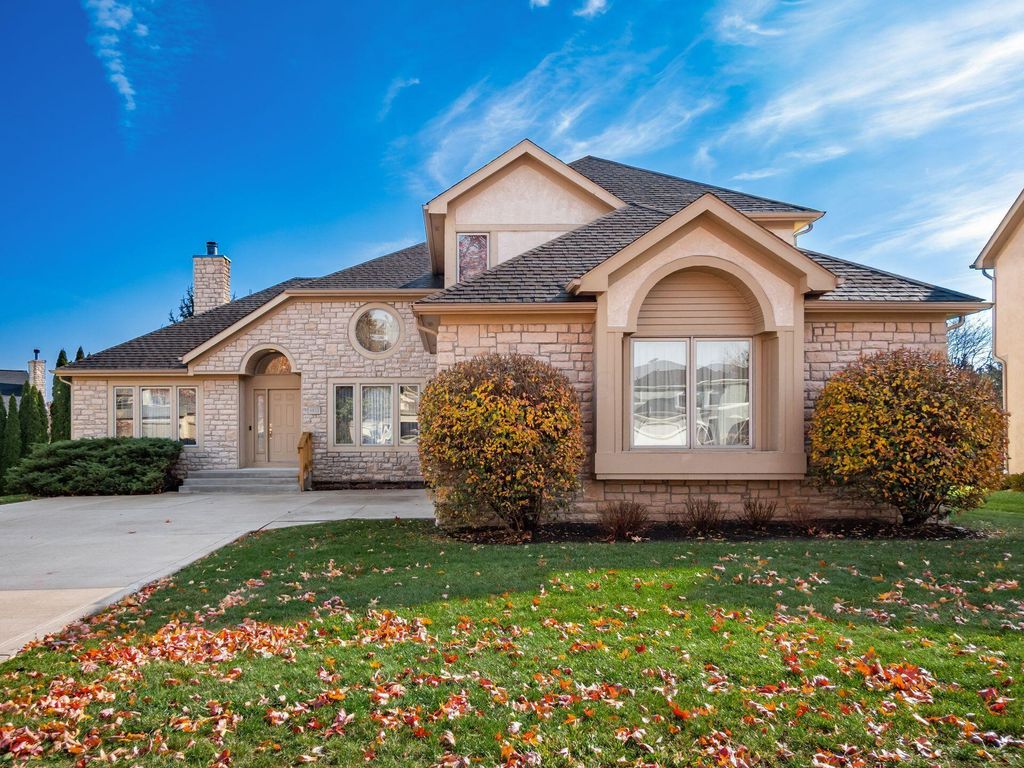 Photo of 6812 Killilea Court, Dublin, OH 43017 (MLS # 225043924)