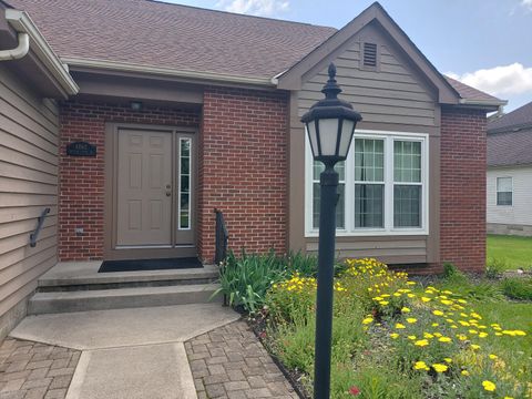Photo of 4860 Britton Farms Drive, Hilliard, OH 43026 (MLS # 225021730)