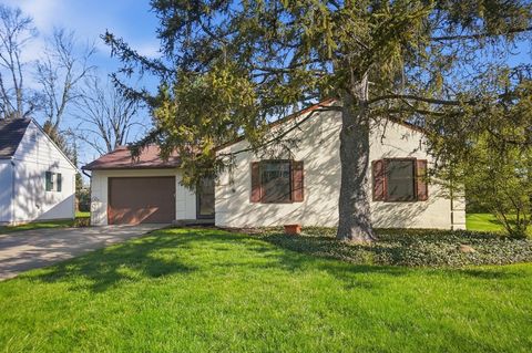 Photo of 1256 Francisco Road, Columbus, OH 43220 (MLS # 226011238)