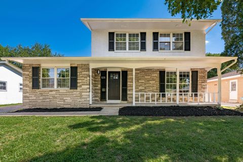 Photo of 1235 Kildale Square S, Columbus, OH 43229 (MLS # 226019303)