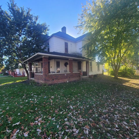 Photo of 803 Washington Avenue, Washington Court House, OH 43160 (MLS # 226039716)