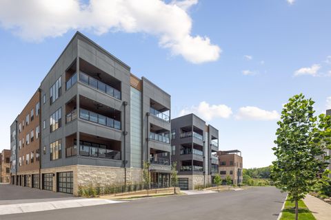 Photo of 2842 Gunnison Drive 201 #201, Columbus, OH 43228 (MLS # 226013297)