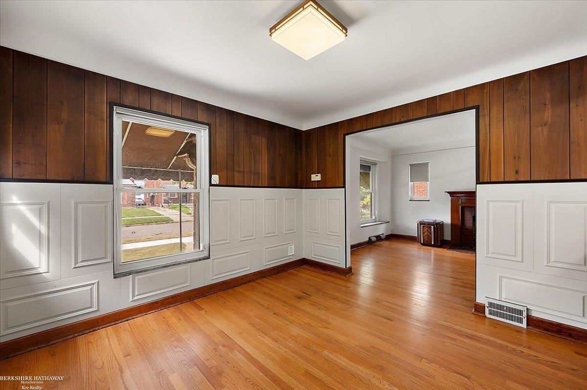 Detroit, Michigan 48224, United States, 4 Bedrooms Bedrooms, ,2 BathroomsBathrooms,Residential,Active,170602