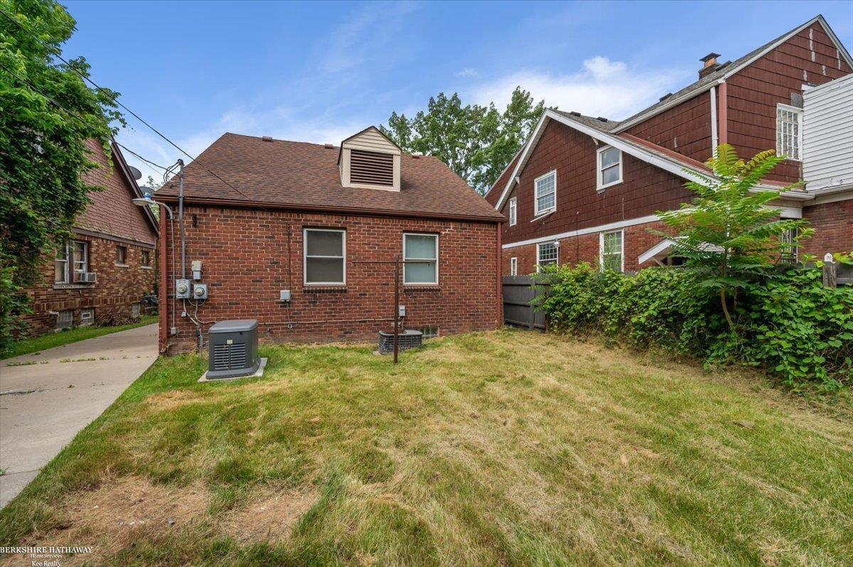 Detroit, Michigan 48224, United States, 4 Bedrooms Bedrooms, ,2 BathroomsBathrooms,Residential,Active,170602