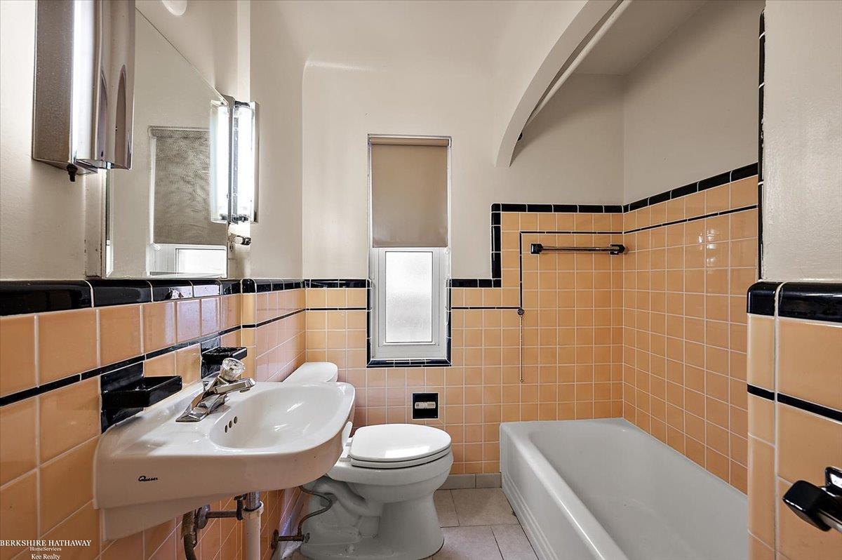 Detroit, Michigan 48224, United States, 4 Bedrooms Bedrooms, ,2 BathroomsBathrooms,Residential,Active,170602