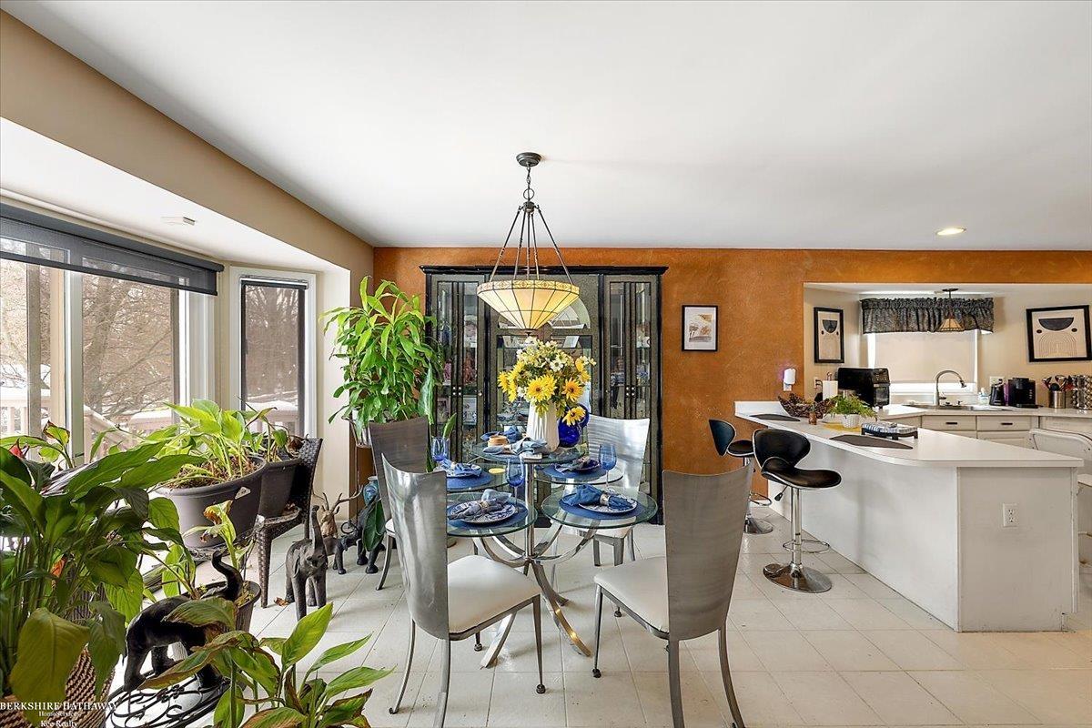 Clinton Township, Michigan 48038, United States, 3 Bedrooms Bedrooms, ,4 BathroomsBathrooms,Residential,Active,988