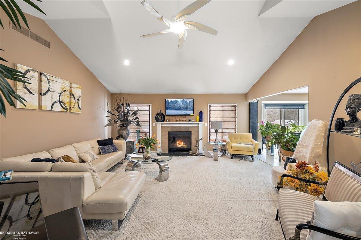 Clinton Township, Michigan 48038, United States, 3 Bedrooms Bedrooms, ,4 BathroomsBathrooms,Residential,Active,988