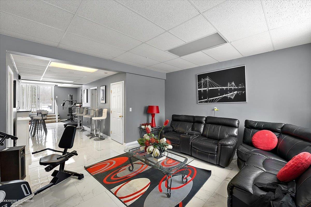 Clinton Township, Michigan 48038, United States, 3 Bedrooms Bedrooms, ,4 BathroomsBathrooms,Residential,Active,988