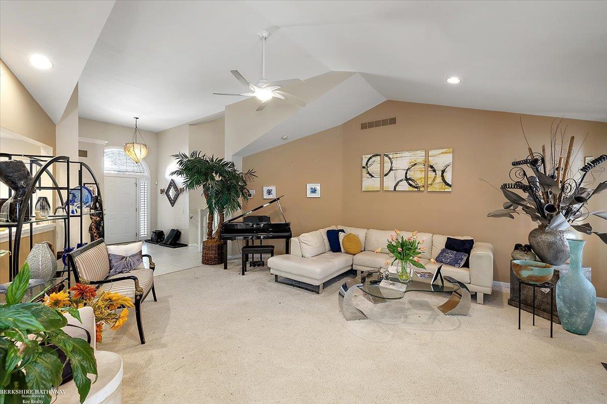 Clinton Township, Michigan 48038, United States, 3 Bedrooms Bedrooms, ,4 BathroomsBathrooms,Residential,Active,988