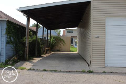 A home in Grosse Pointe Park