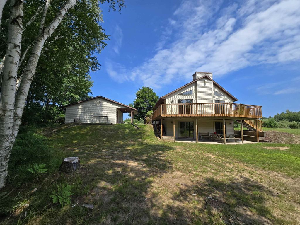 Photo of 4898 Warrington Way, Gladwin, MI 48625 (MLS # 50182656)