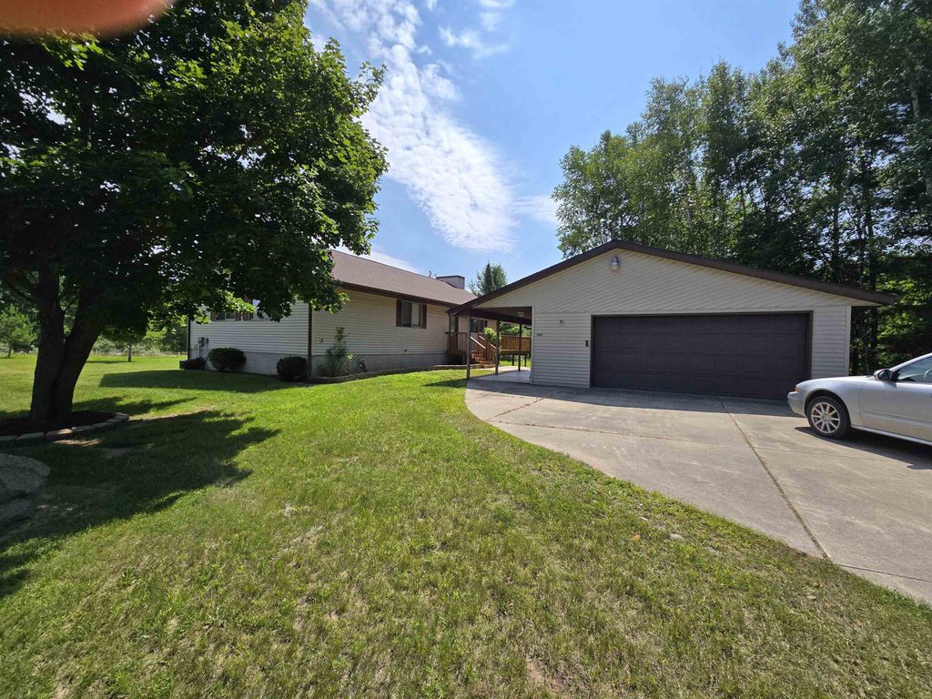 Photo of 4898 Warrington Way, Gladwin, MI 48625 (MLS # 50182656)