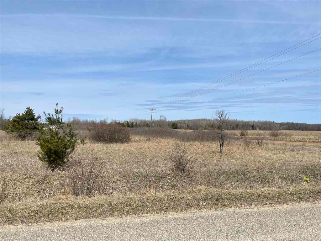 Photo of 86 ST ANDREWS Drive, Gladwin, MI 48624 (MLS # 50070848)