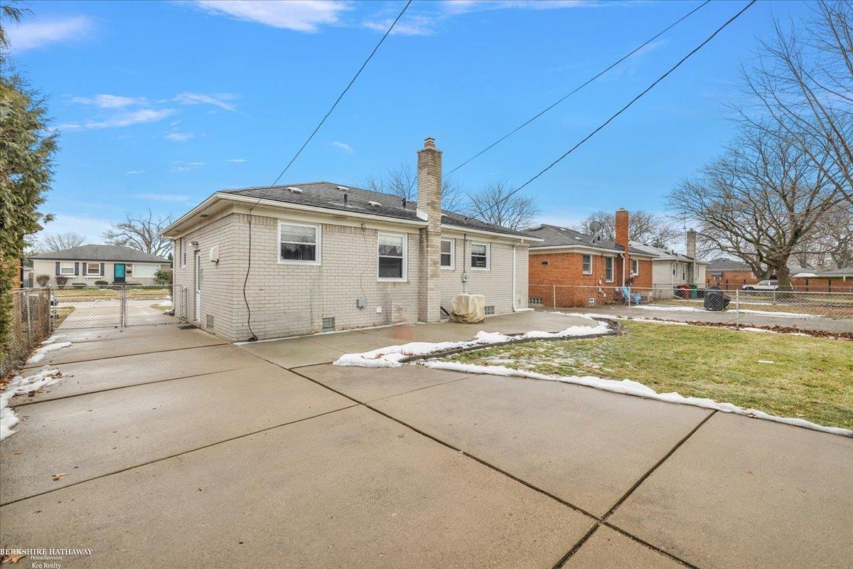 Eastpointe, Michigan 48021, United States, 3 Bedrooms Bedrooms, ,1 BathroomBathrooms,Residential,Pending,114556