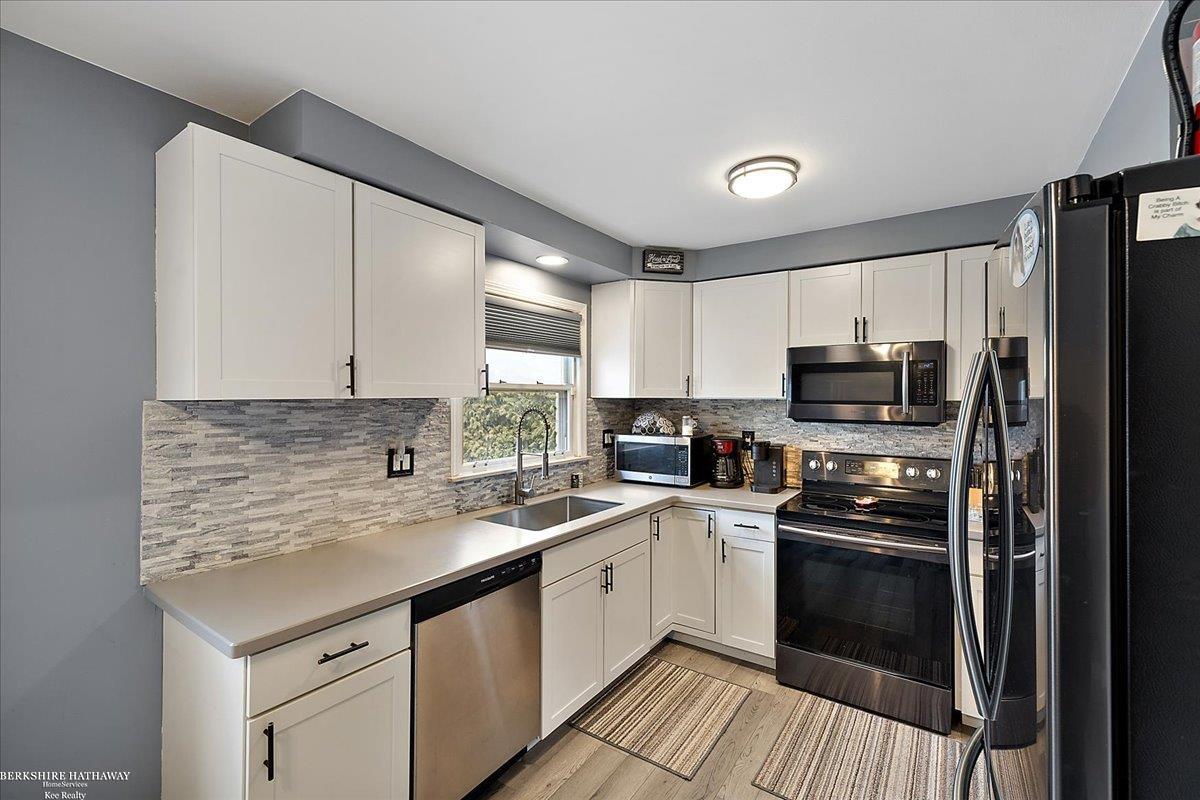 Eastpointe, Michigan 48021, United States, 3 Bedrooms Bedrooms, ,1 BathroomBathrooms,Residential,Pending,114556