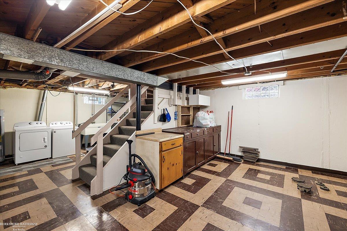 Eastpointe, Michigan 48021, United States, 3 Bedrooms Bedrooms, ,1 BathroomBathrooms,Residential,Pending,114556