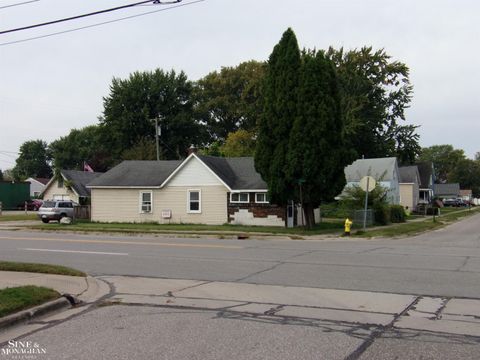 A home in Marine City