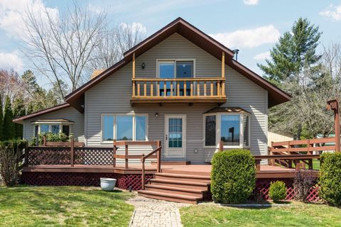 612 W River Court Gladwin MI 48624