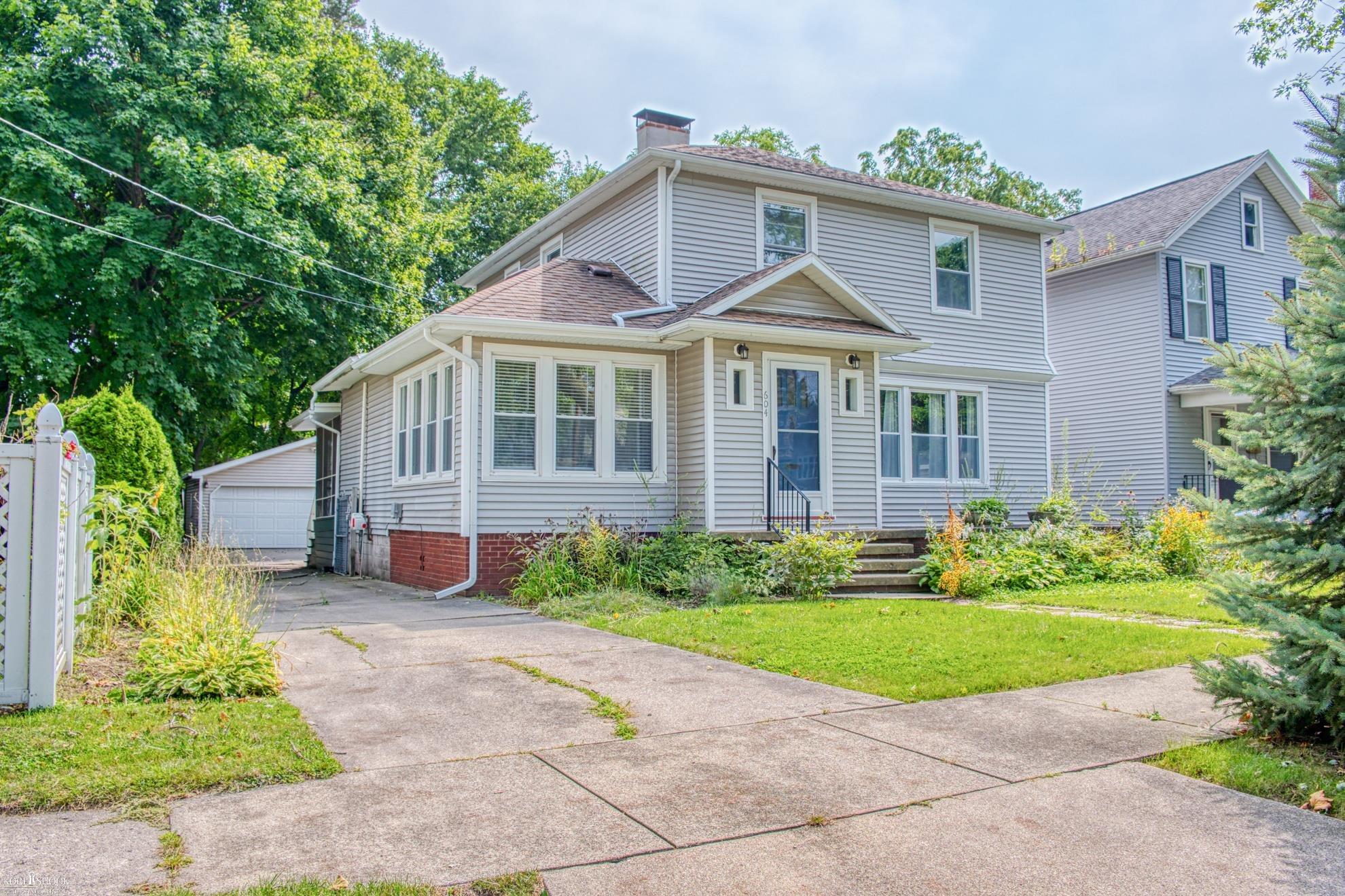 View Owosso, MI 48867 house