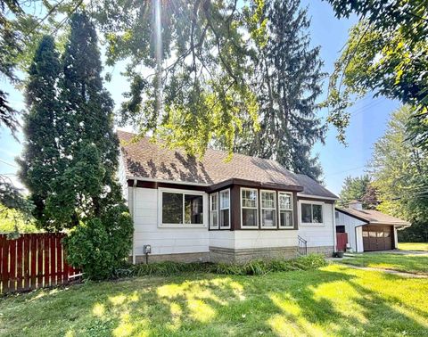 105 S Monroe Street Blissfield MI 49228