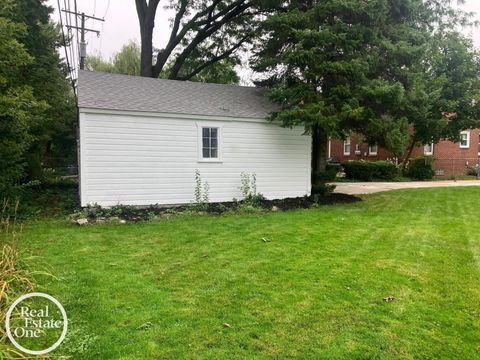 A home in Grosse Pointe Woods