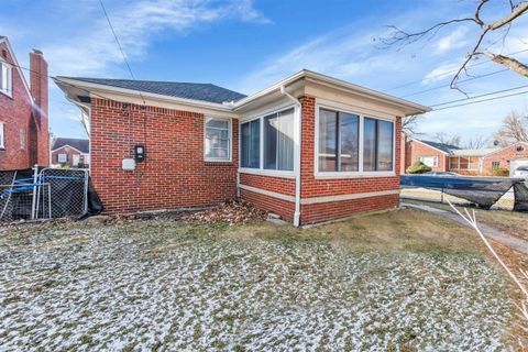 A home in Harper Woods