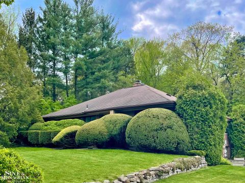 A home in Grosse Pointe Farms