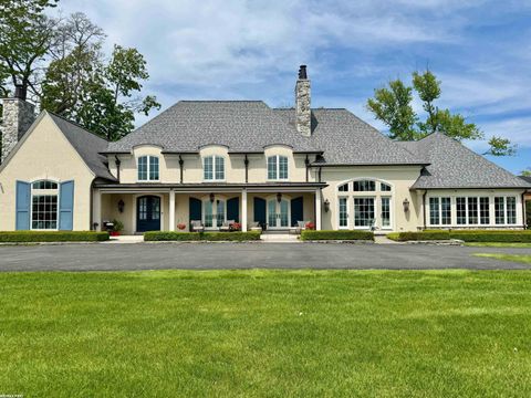605 Lake Shore Road Grosse Pointe Shores MI 48236