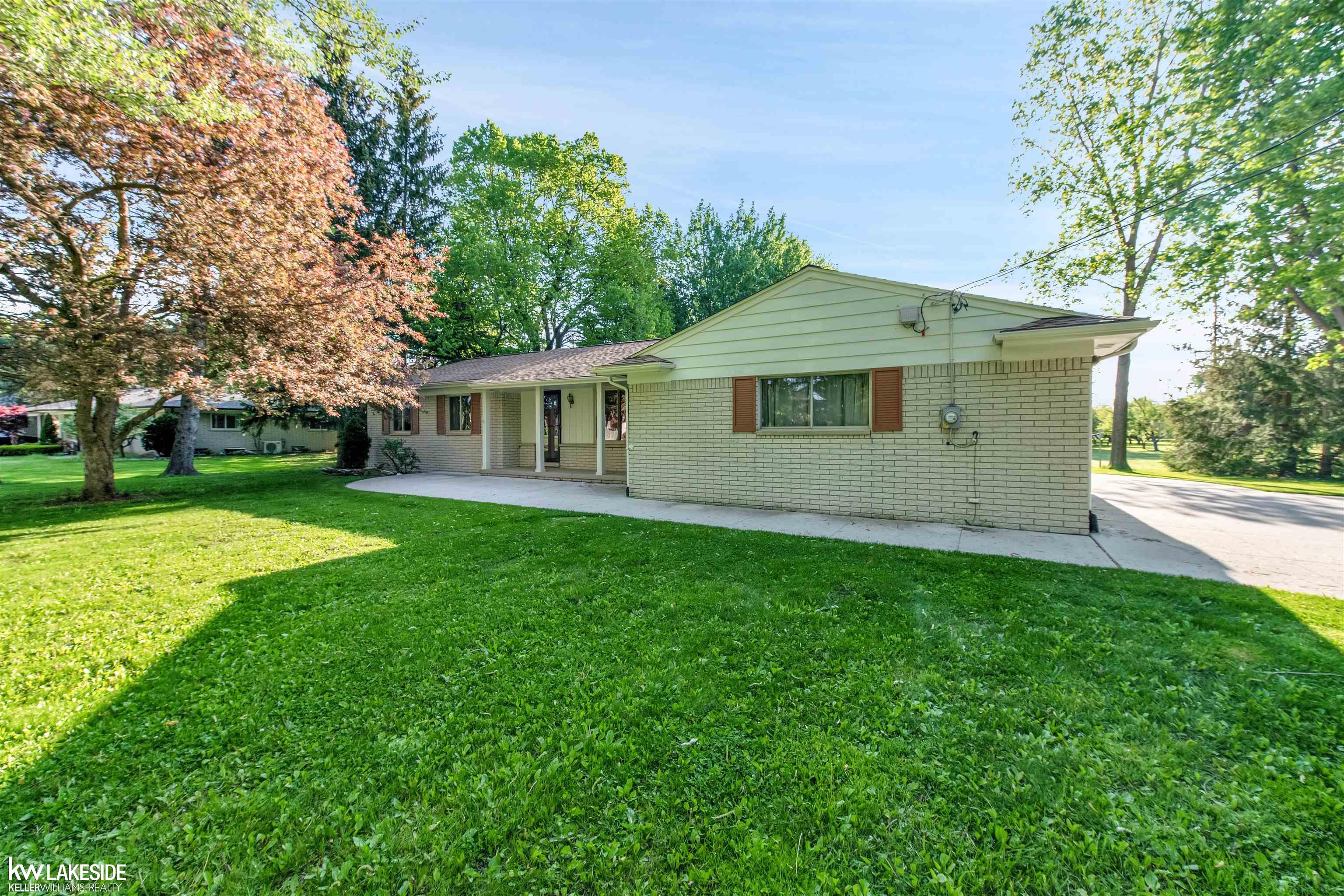 Photo 4 of 66 of 3580 Fernleigh Dr. house