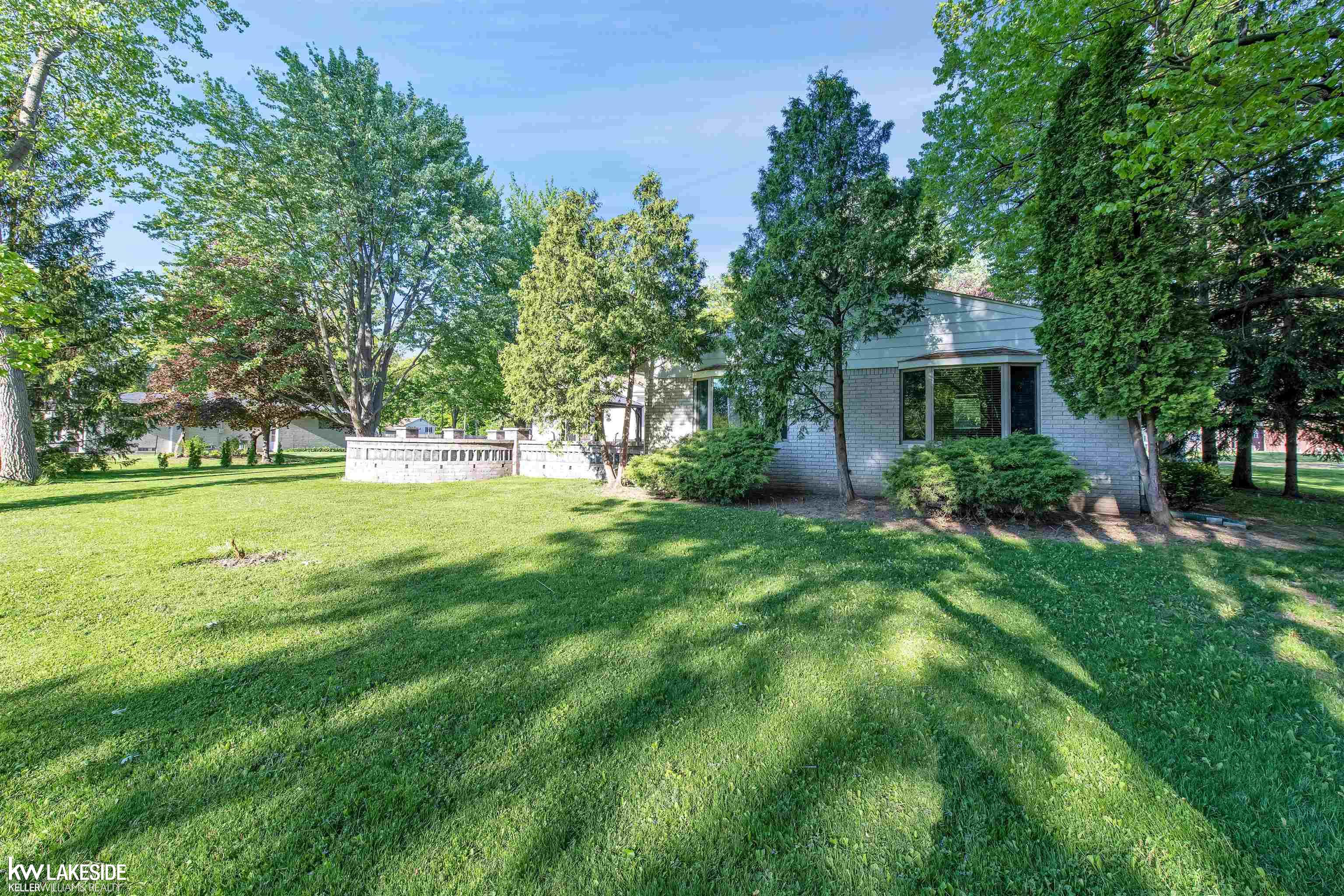 Photo 11 of 66 of 3580 Fernleigh Dr. house