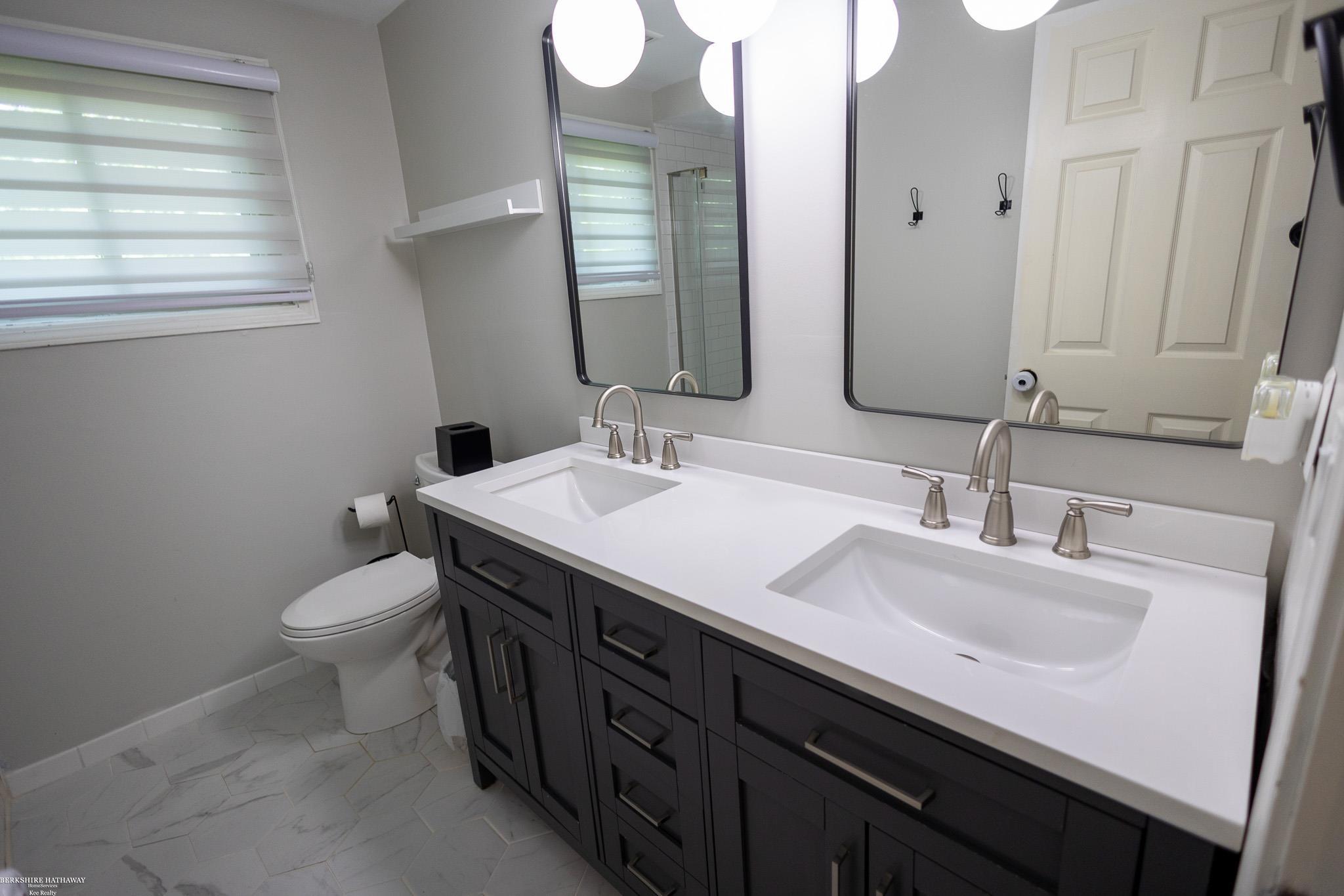 Novi, Michigan 48375, United States, 4 Bedrooms Bedrooms, ,3 BathroomsBathrooms,Residential,Pending,150322