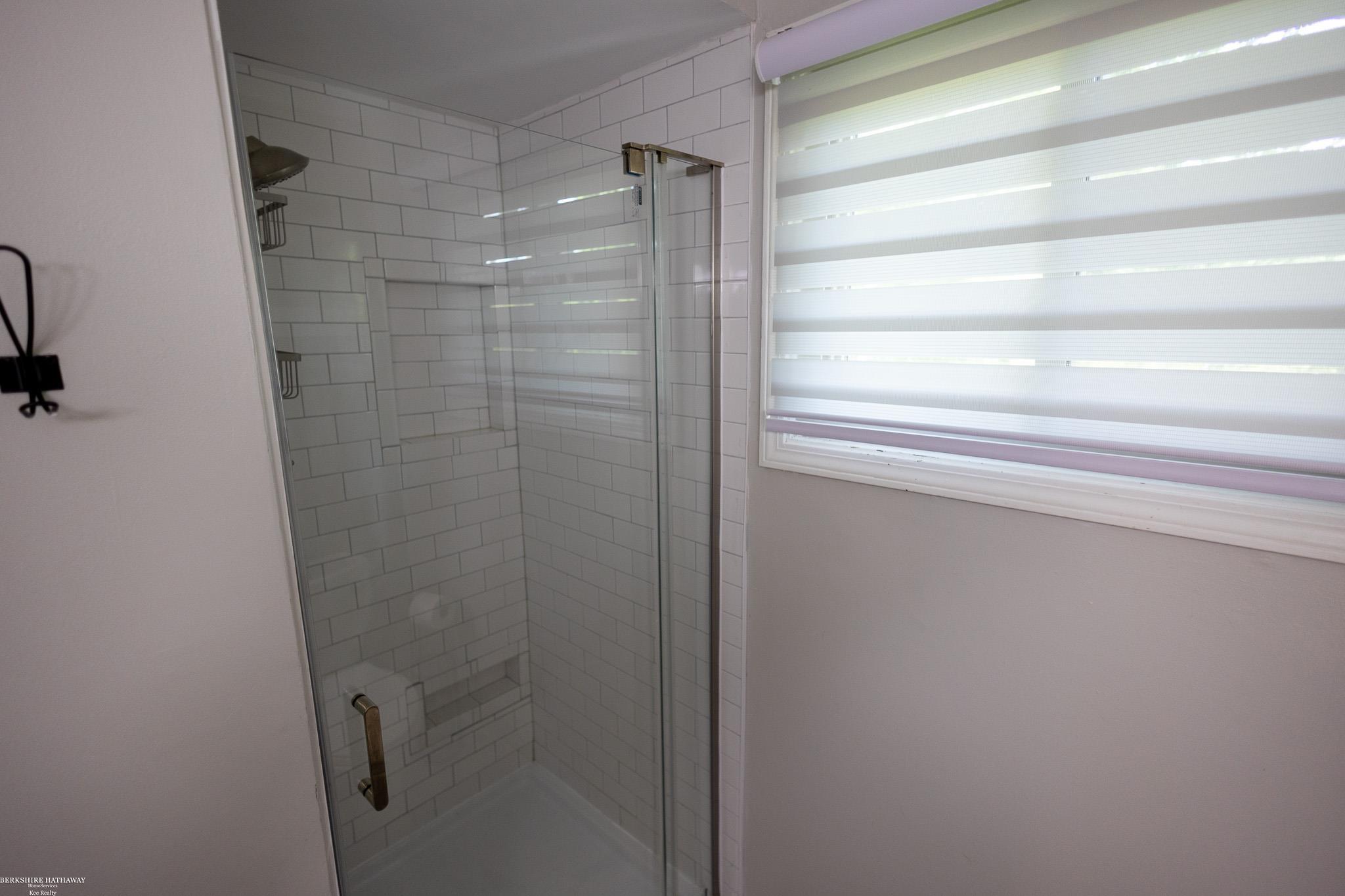 Novi, Michigan 48375, United States, 4 Bedrooms Bedrooms, ,3 BathroomsBathrooms,Residential,Pending,150322