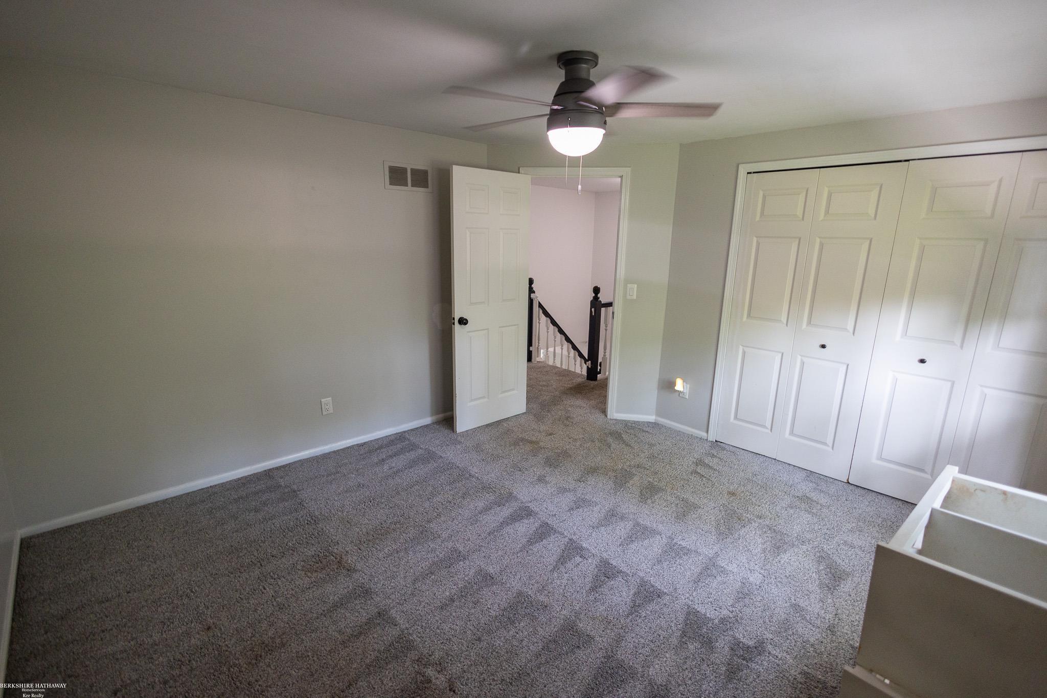 Novi, Michigan 48375, United States, 4 Bedrooms Bedrooms, ,3 BathroomsBathrooms,Residential,Pending,150322