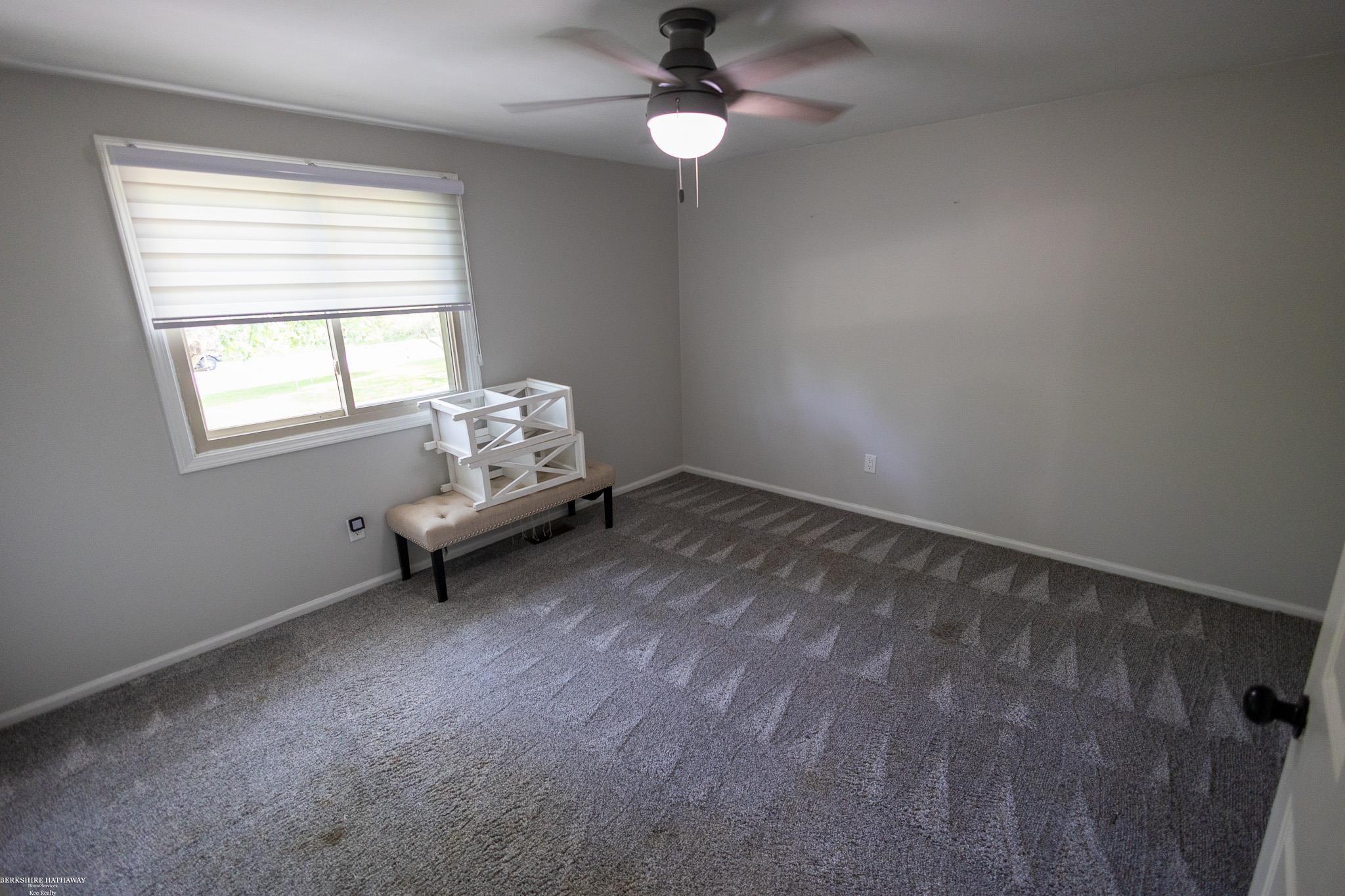 Novi, Michigan 48375, United States, 4 Bedrooms Bedrooms, ,3 BathroomsBathrooms,Residential,Pending,150322