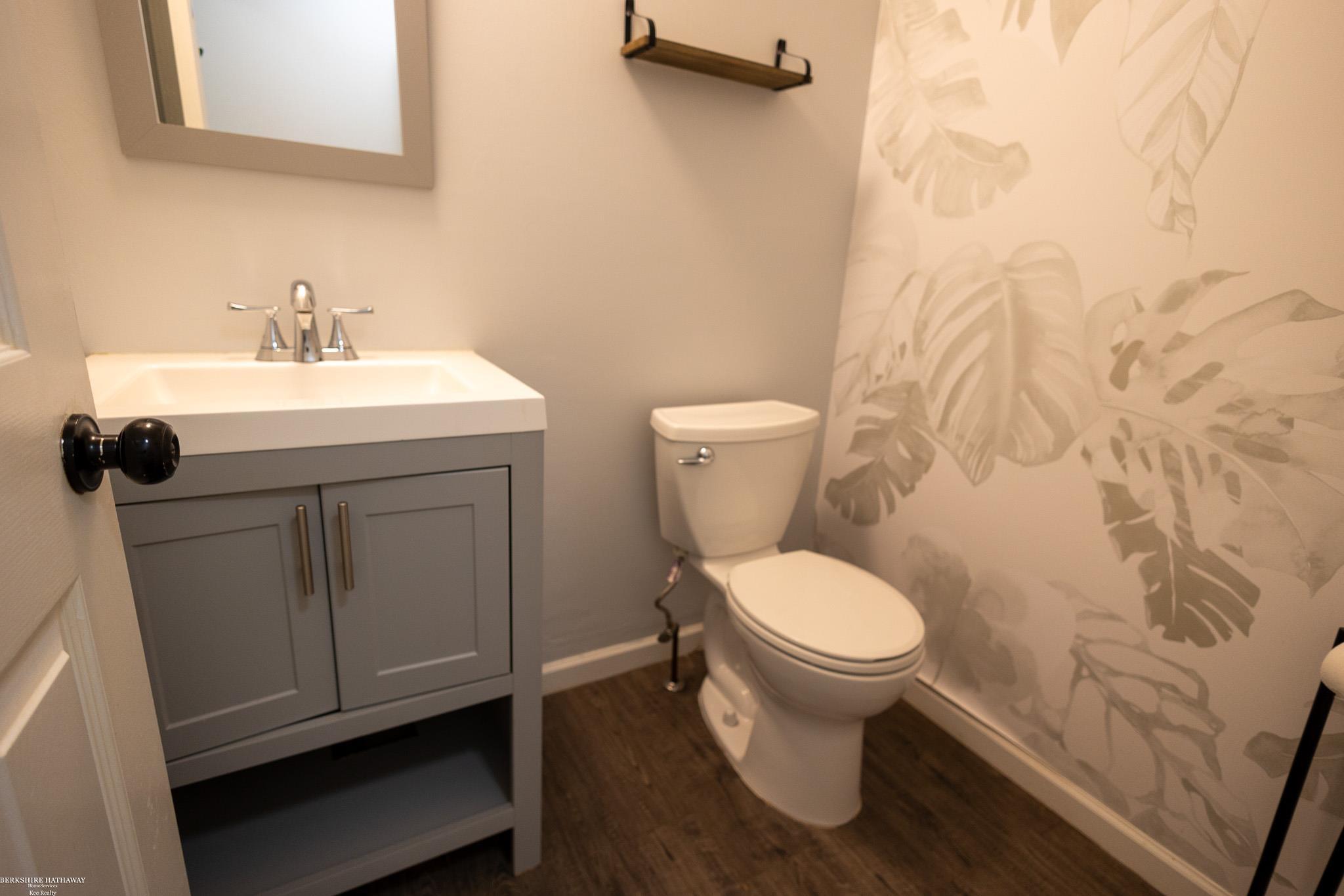 Novi, Michigan 48375, United States, 4 Bedrooms Bedrooms, ,3 BathroomsBathrooms,Residential,Pending,150322