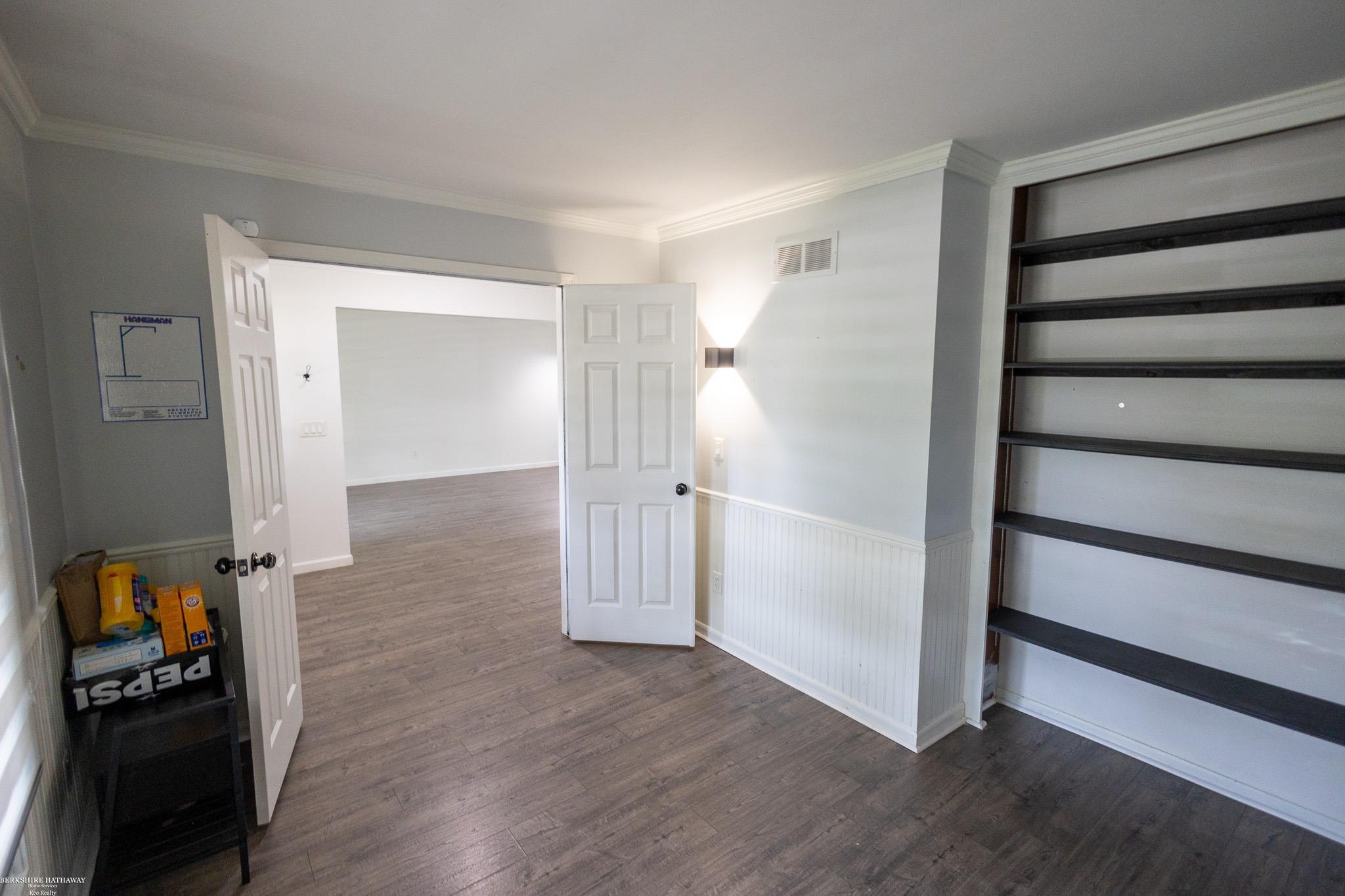 Novi, Michigan 48375, United States, 4 Bedrooms Bedrooms, ,3 BathroomsBathrooms,Residential,Pending,150322